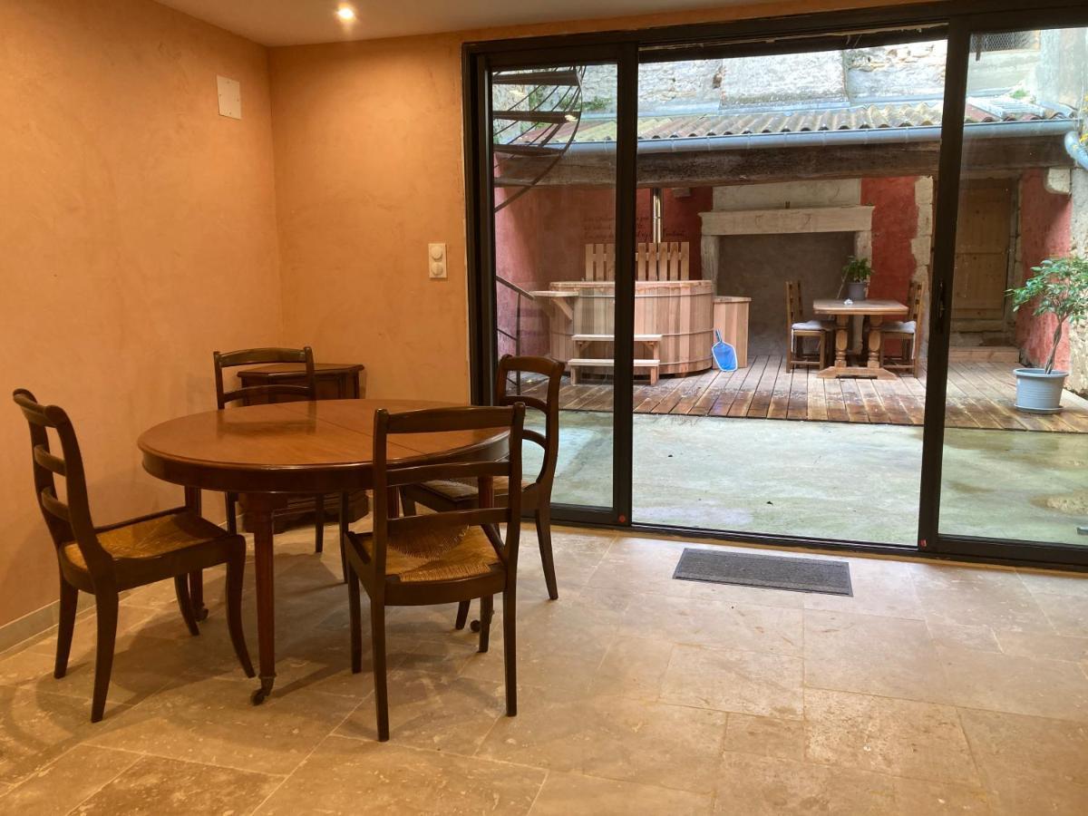 Le Patio De Xenia Bed and Breakfast La Charité-sur-Loire Εξωτερικό φωτογραφία